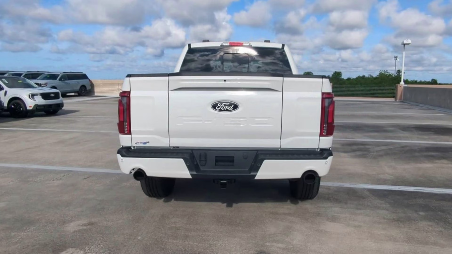 2026 Star White Metallic Tri-Coat Ford F-150 LARIAT Crew Cab Pickup 4X4 Truck