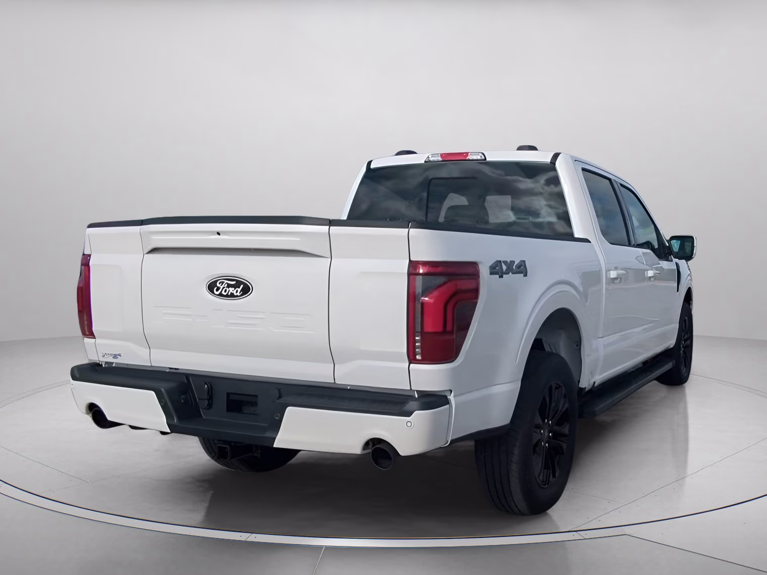 2026 Star White Metallic Tri-Coat Ford F-150 LARIAT Crew Cab Pickup 4X4 Truck