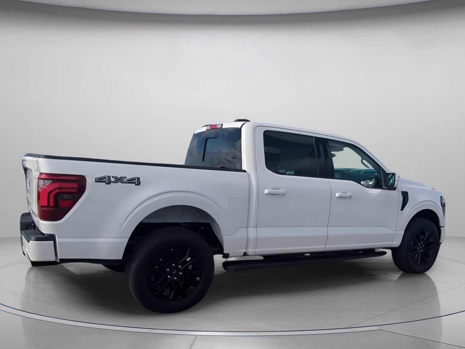 2026 Star White Metallic Tri-Coat Ford F-150 LARIAT Crew Cab Pickup 4X4 Truck