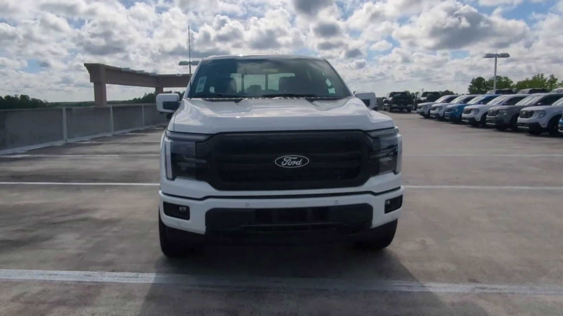 2026 Star White Metallic Tri-Coat Ford F-150 LARIAT Crew Cab Pickup 4X4 Truck