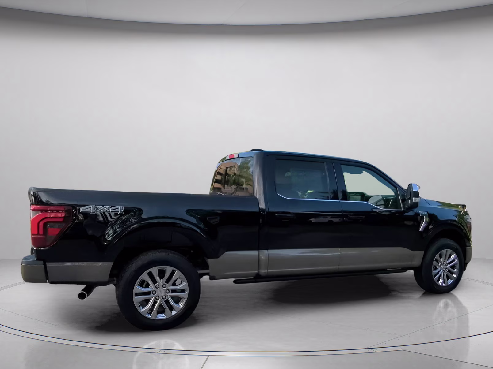 2026 Agate Black Metallic Ford F-150 King Ranch Crew Cab Pickup 4X4 Truck