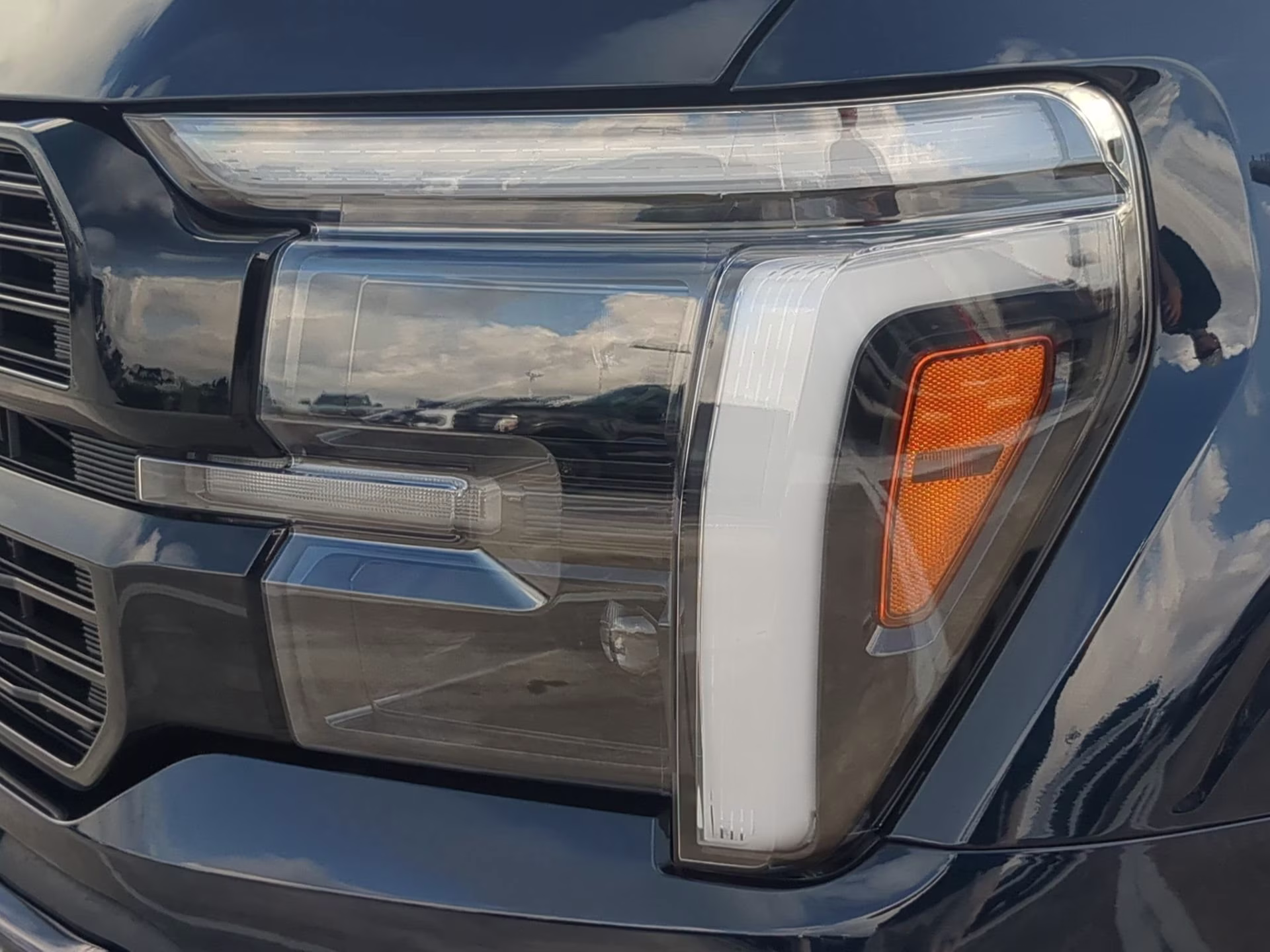 2026 Antimatter Blue Metallic Ford F-150 Platinum Crew Cab Pickup 4X4 Truck