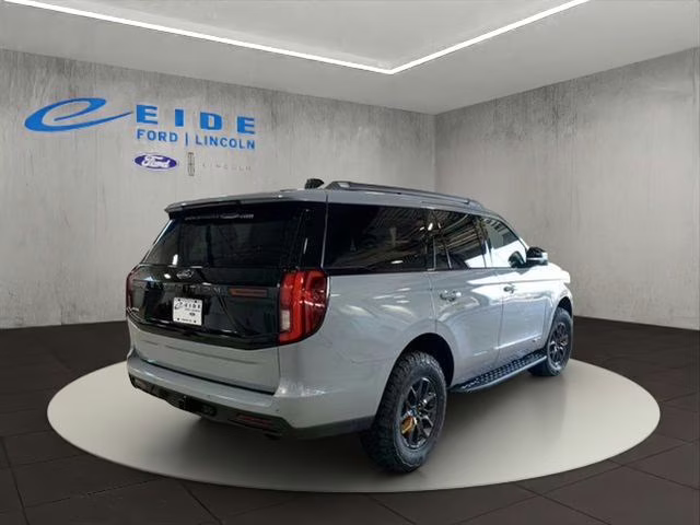 2026 Glacier Gray Metallic Tri-Coat Ford Expedition Tremor 4X4 SUV