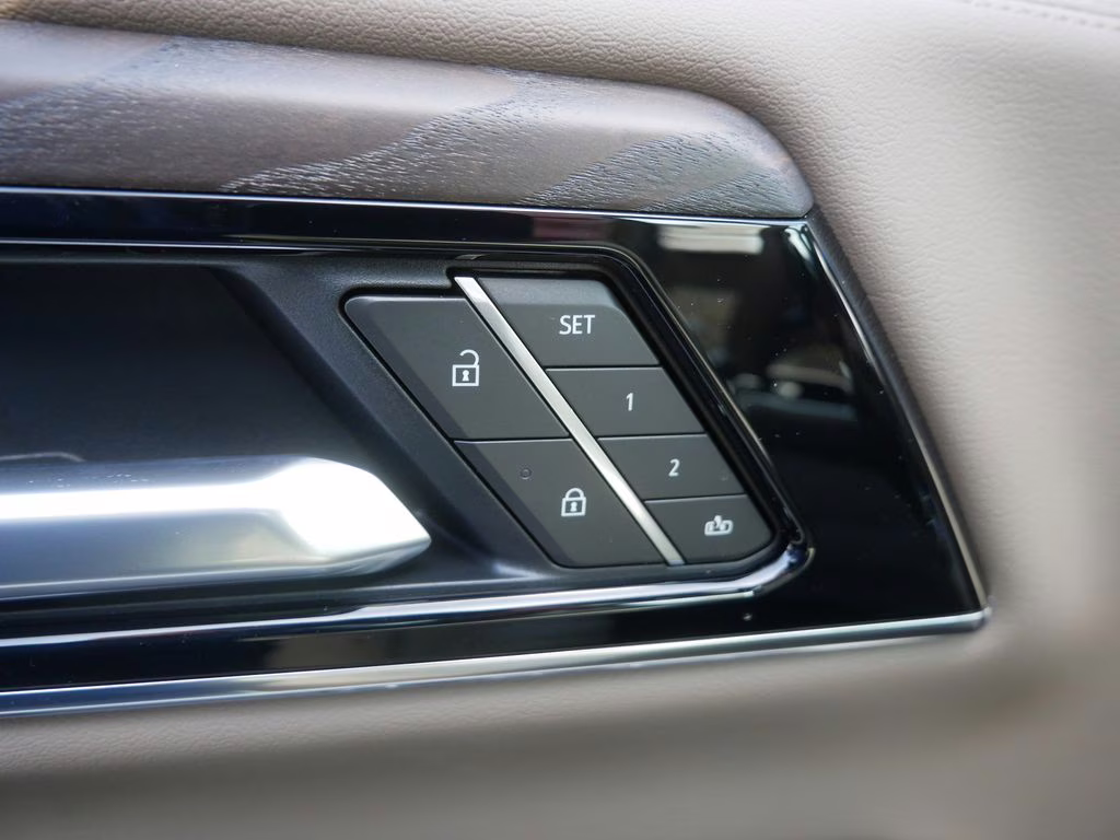 2026 Glacier White Tricoat GMC Yukon XL Denali 4X4 SUV