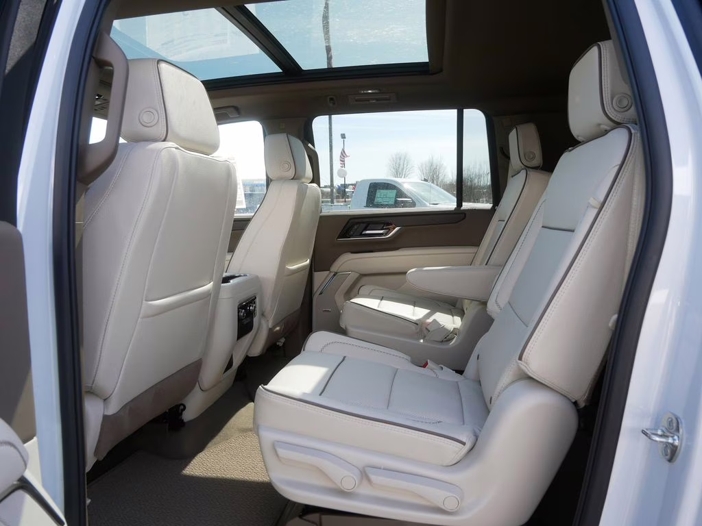 2026 Glacier White Tricoat GMC Yukon XL Denali 4X4 SUV