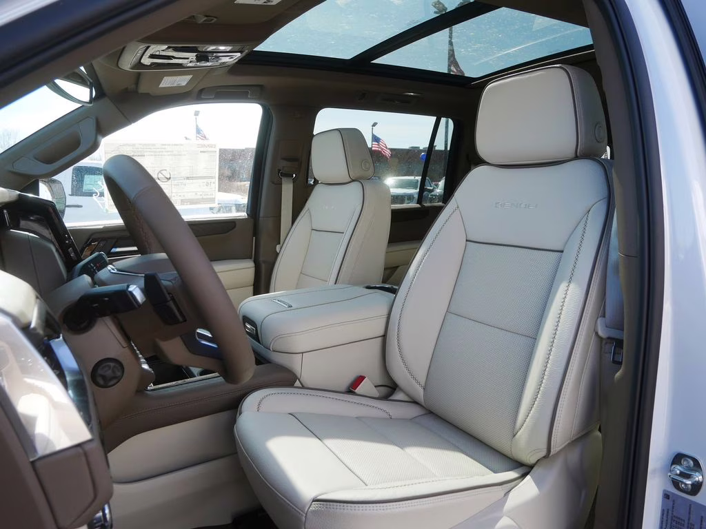 2026 Glacier White Tricoat GMC Yukon XL Denali 4X4 SUV