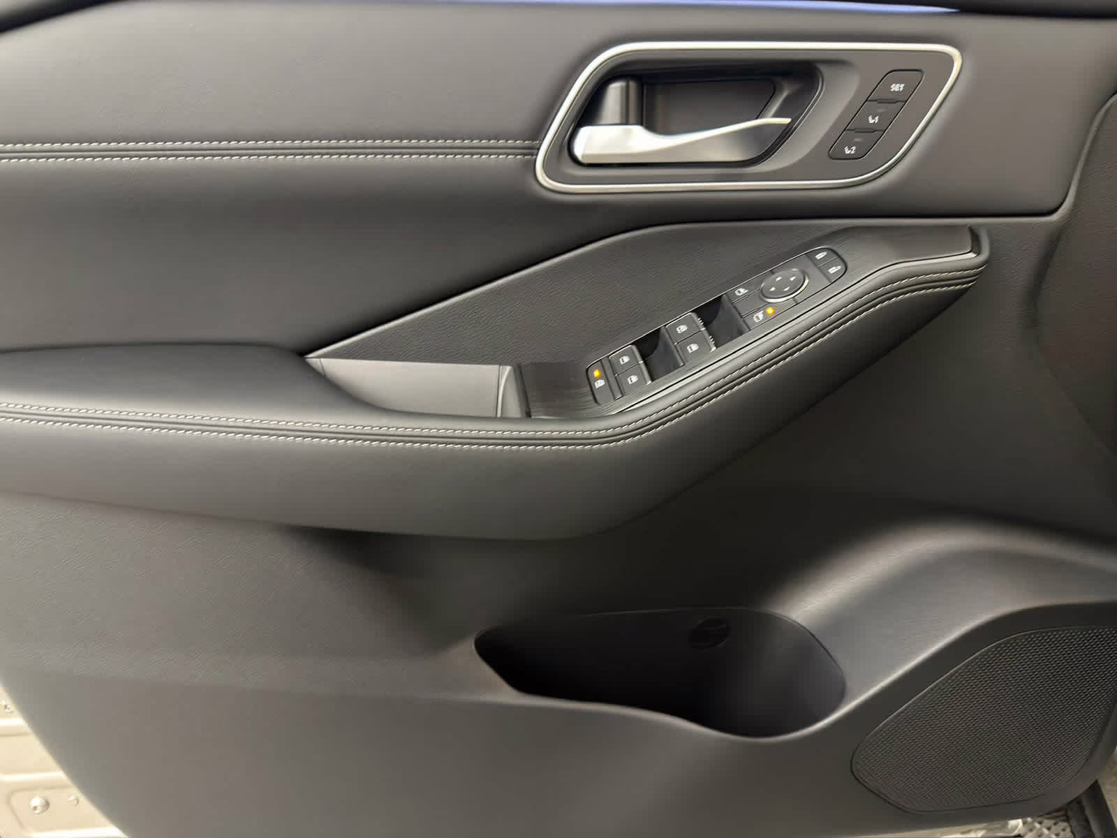 2026 Champagne Silver Metallic Nissan Rogue Platinum AWD SUV