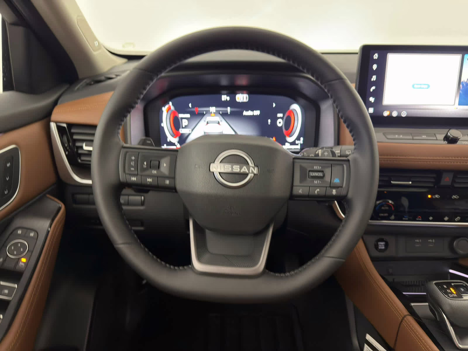 2026 Everest White Pearl/Super Black Nissan Rogue Platinum AWD SUV