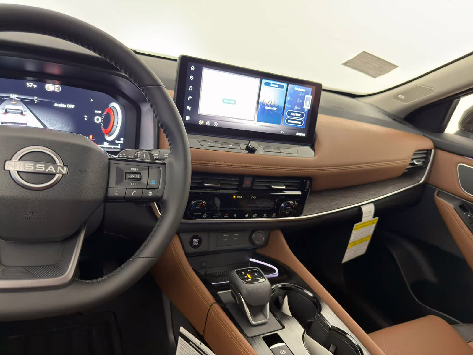 2026 Everest White Pearl/Super Black Nissan Rogue Platinum AWD SUV