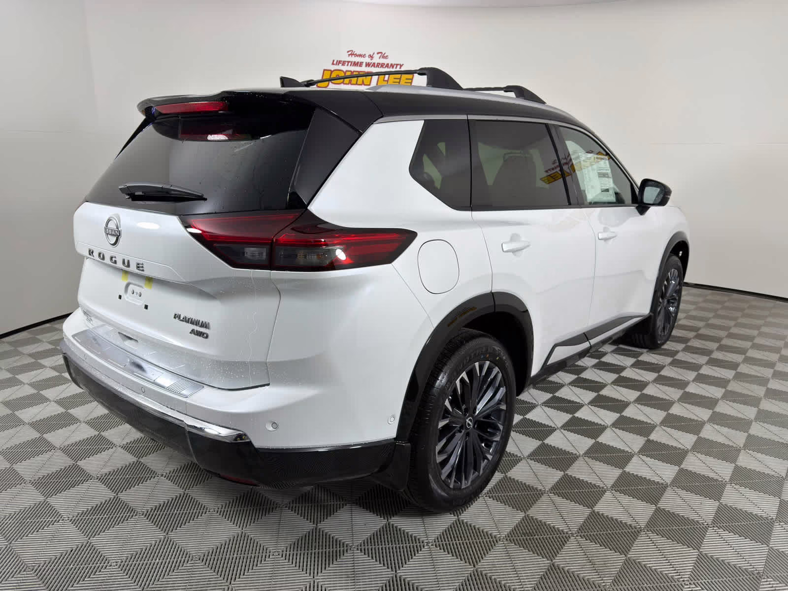 2026 Everest White Pearl/Super Black Nissan Rogue Platinum AWD SUV