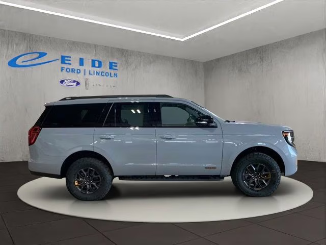 2026 Glacier Gray Metallic Tri-Coat Ford Expedition Tremor 4X4 SUV