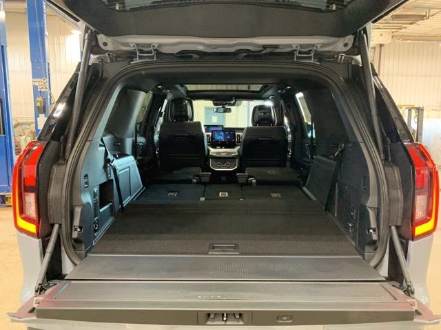 2026 Glacier Gray Metallic Tri-Coat Ford Expedition Tremor 4X4 SUV