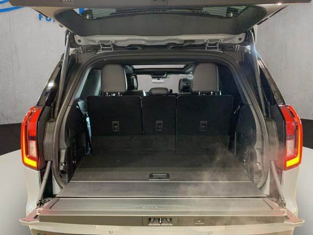 2026 Glacier Gray Metallic Tri-Coat Ford Expedition Tremor 4X4 SUV