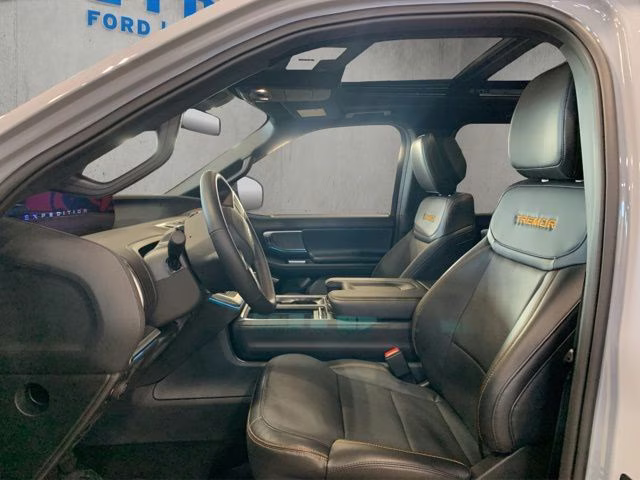 2026 Glacier Gray Metallic Tri-Coat Ford Expedition Tremor 4X4 SUV