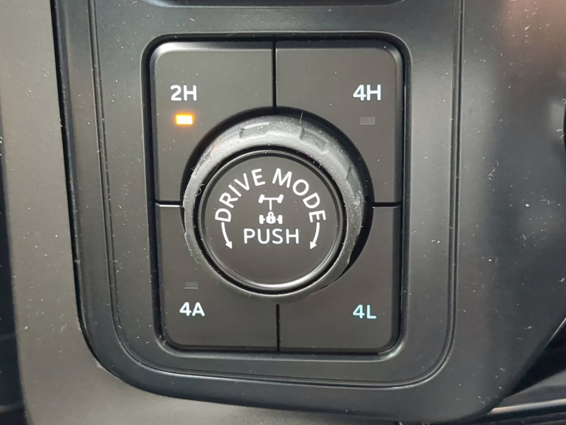 2026 Iconic Silver Metallic Ford F-150 LARIAT Crew Cab Pickup 4X4 Truck