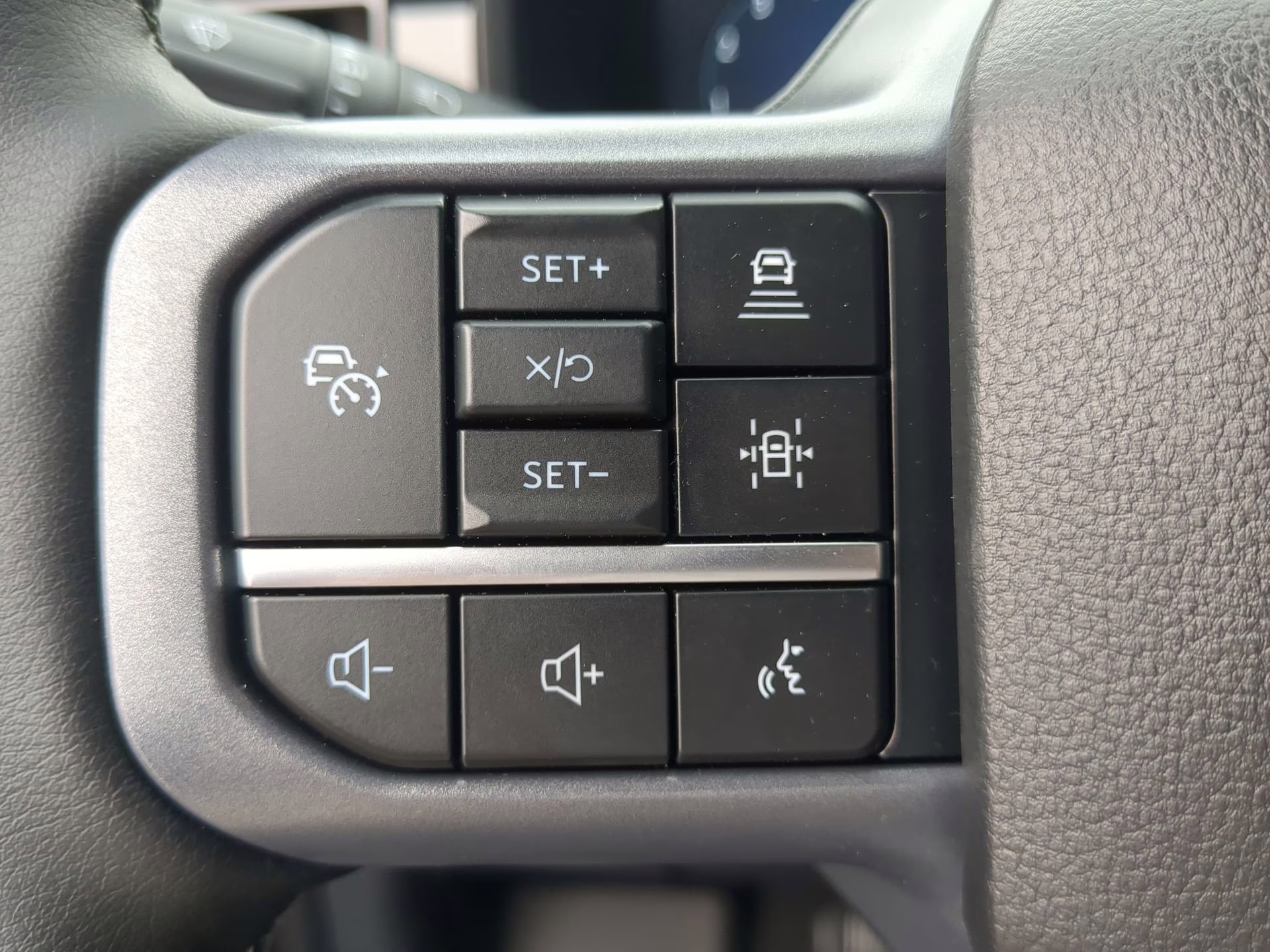 2026 Iconic Silver Metallic Ford F-150 LARIAT Crew Cab Pickup 4X4 Truck