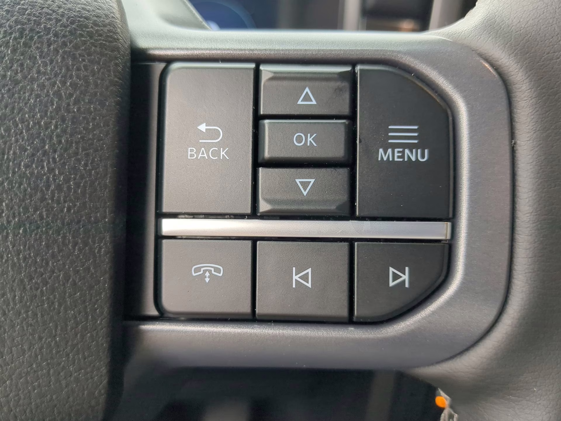 2026 Iconic Silver Metallic Ford F-150 LARIAT Crew Cab Pickup 4X4 Truck