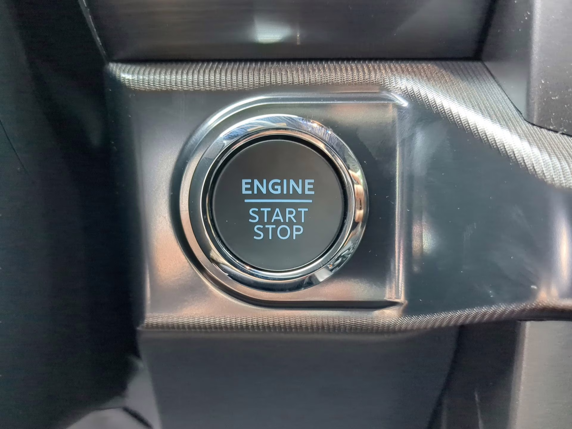 2026 Iconic Silver Metallic Ford F-150 LARIAT Crew Cab Pickup 4X4 Truck