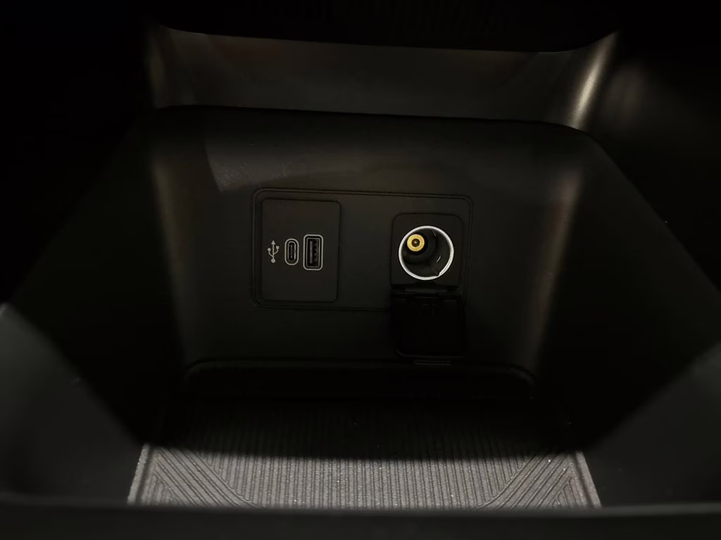 2026 Agate Black Metallic Ford Explorer Active RWD SUV