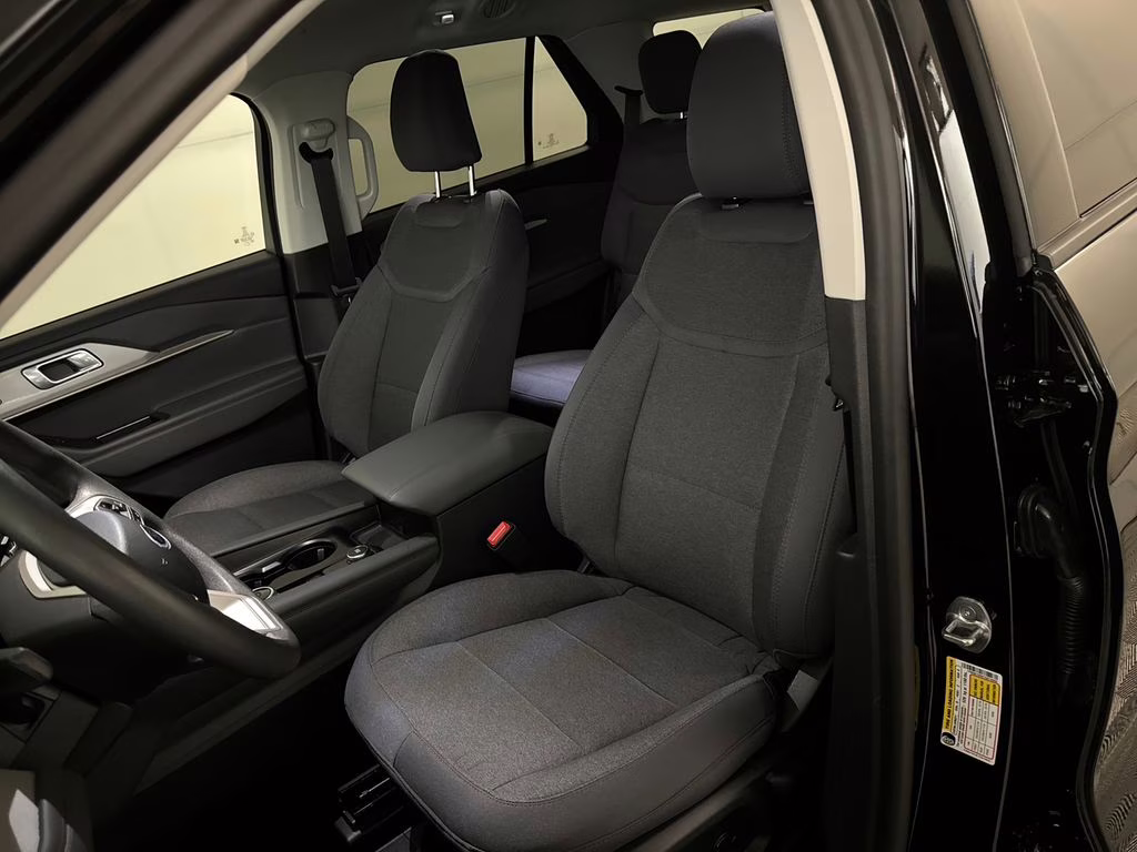 2026 Agate Black Metallic Ford Explorer Active RWD SUV