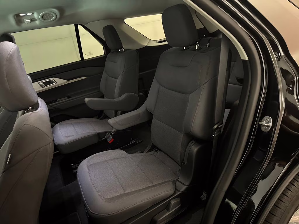 2026 Agate Black Metallic Ford Explorer Active RWD SUV