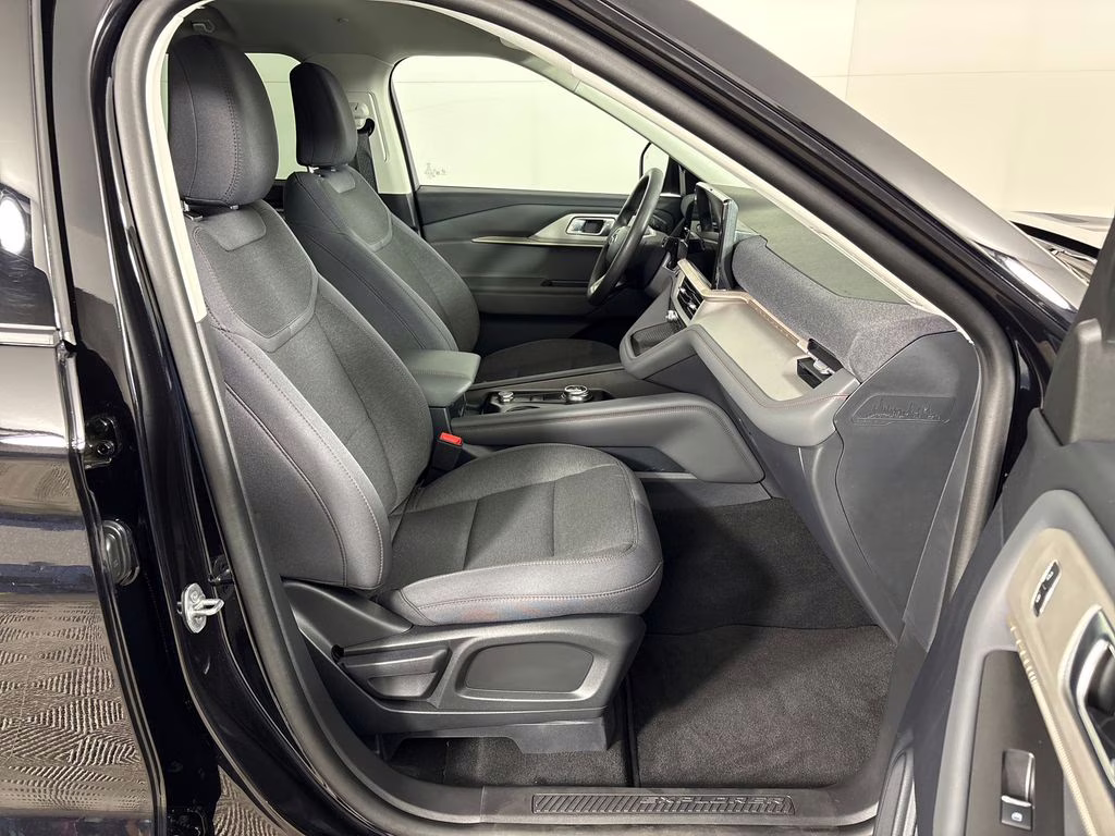 2026 Black Metallic Ford Explorer Active RWD SUV