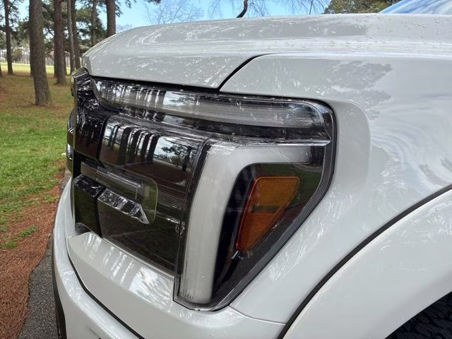 2026 Oxford White Ford F-150 Lariat BLACK WIDOW 4X4 Truck