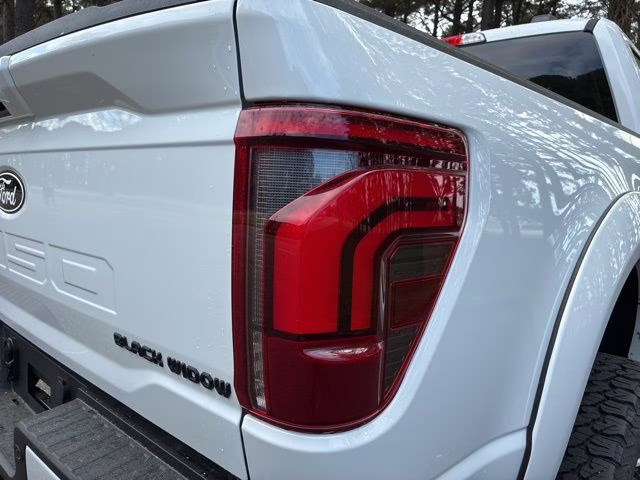 2026 Oxford White Ford F-150 Lariat BLACK WIDOW 4X4 Truck