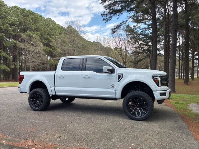2026 Oxford White Ford F-150 Lariat BLACK WIDOW 4X4 Truck