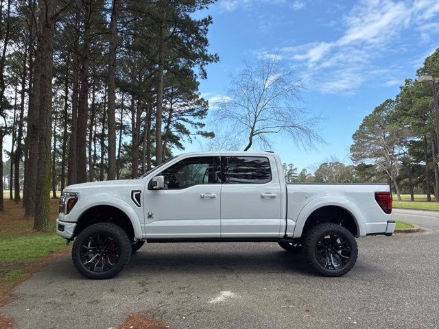 2026 Oxford White Ford F-150 Lariat BLACK WIDOW 4X4 Truck
