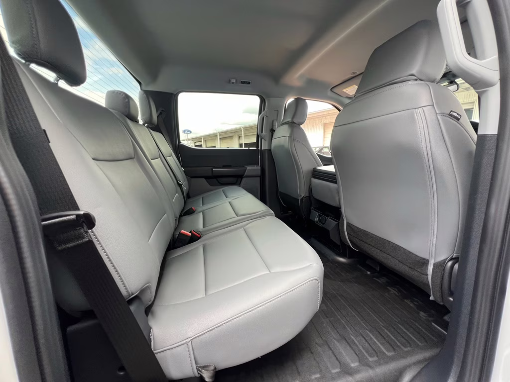 2026 Oxford White Ford F-150 XL 4X4 Truck