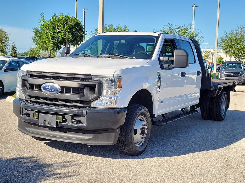 2022 Oxford White Ford Super Duty F-350 DRW XL 4X4 Chassis