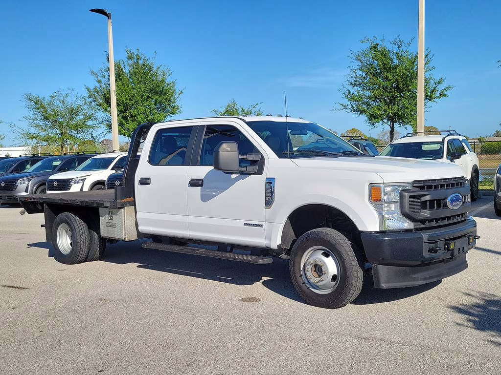 2022 Oxford White Ford Super Duty F-350 DRW XL 4X4 Chassis