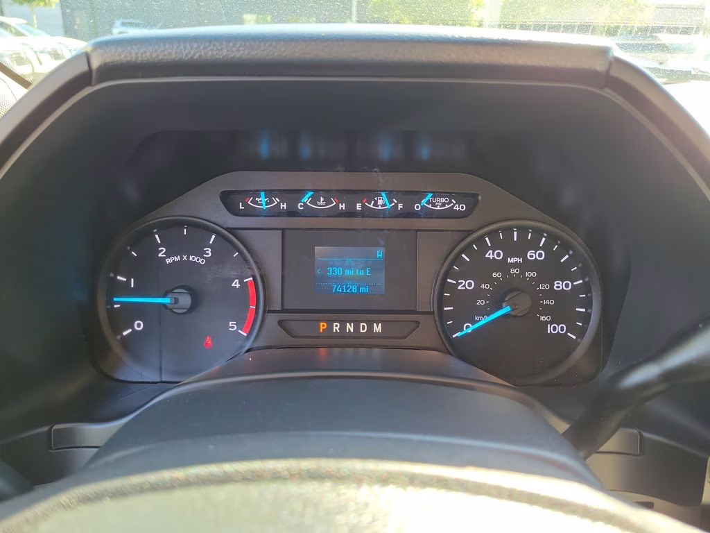 2022 Oxford White Ford Super Duty F-350 DRW XL 4X4 Chassis