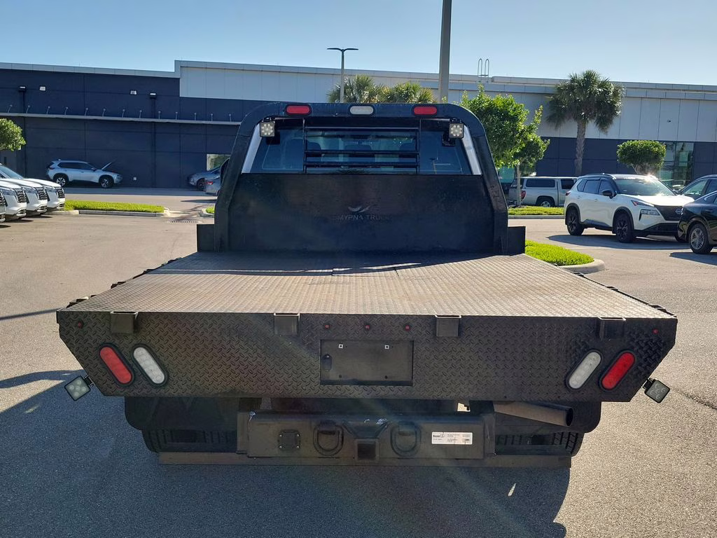 2022 Oxford White Ford Super Duty F-350 DRW XL 4X4 Chassis