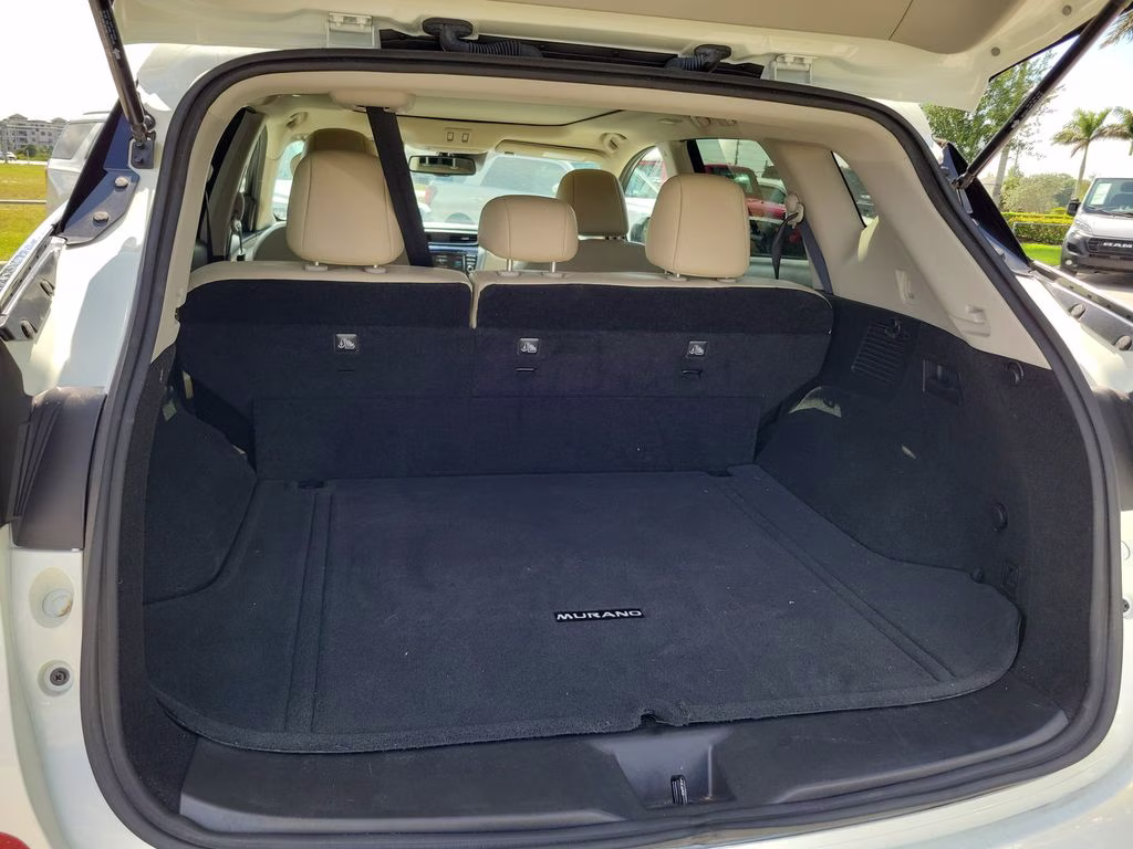2021 Pearl White Tricoat Nissan Murano SV FWD SUV