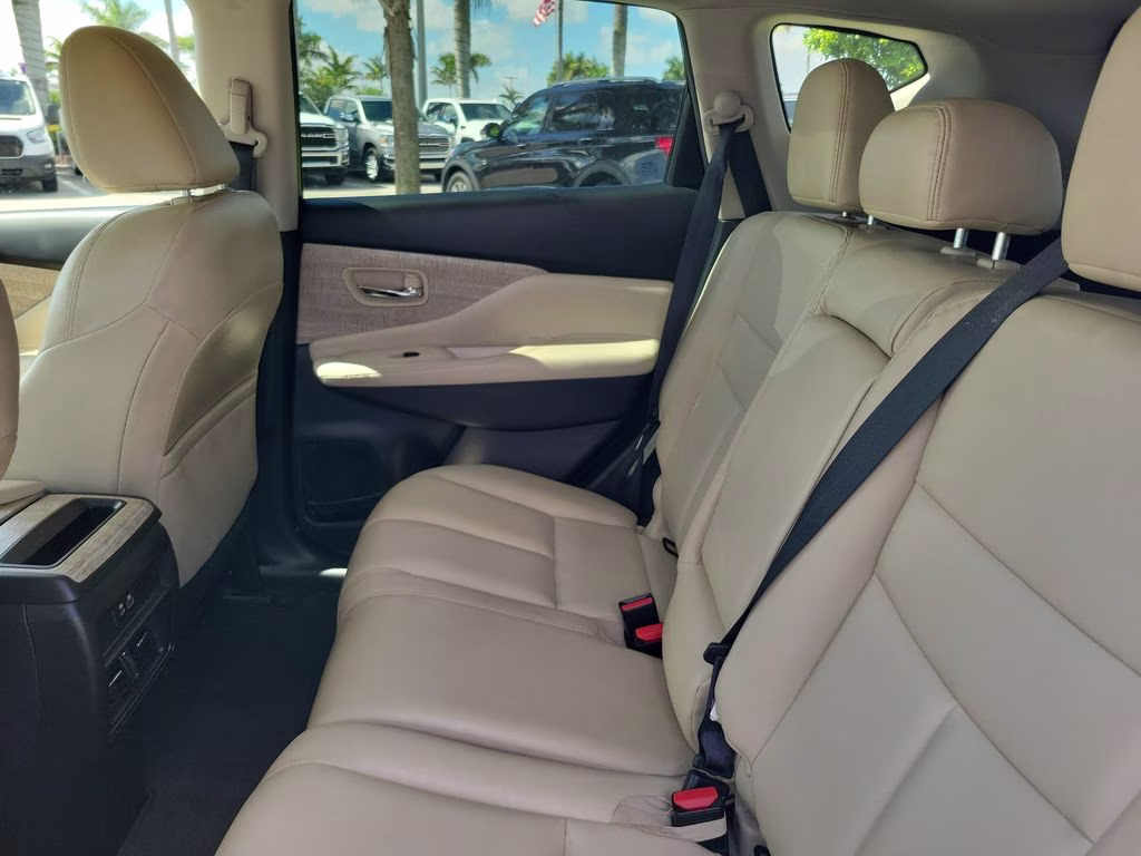 2021 Pearl White Tricoat Nissan Murano SV FWD SUV