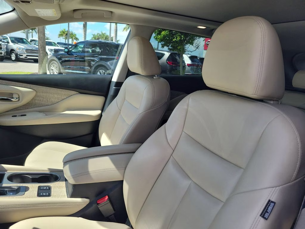 2021 Pearl White Tricoat Nissan Murano SV FWD SUV