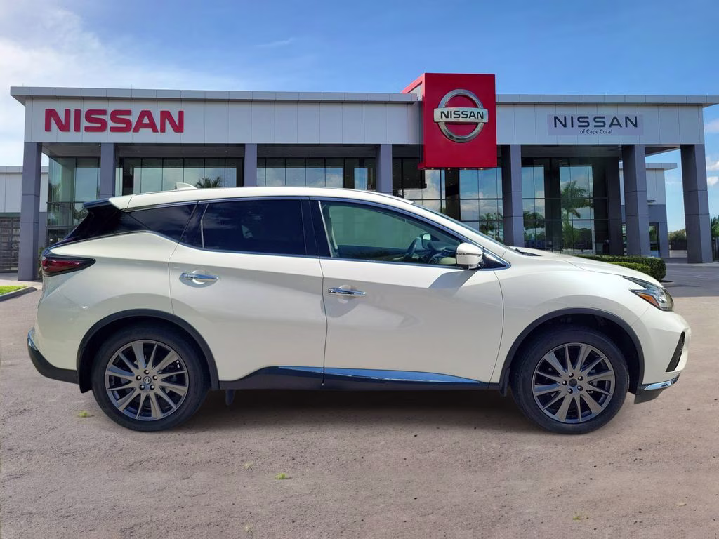 2021 Pearl White Tricoat Nissan Murano SV FWD SUV