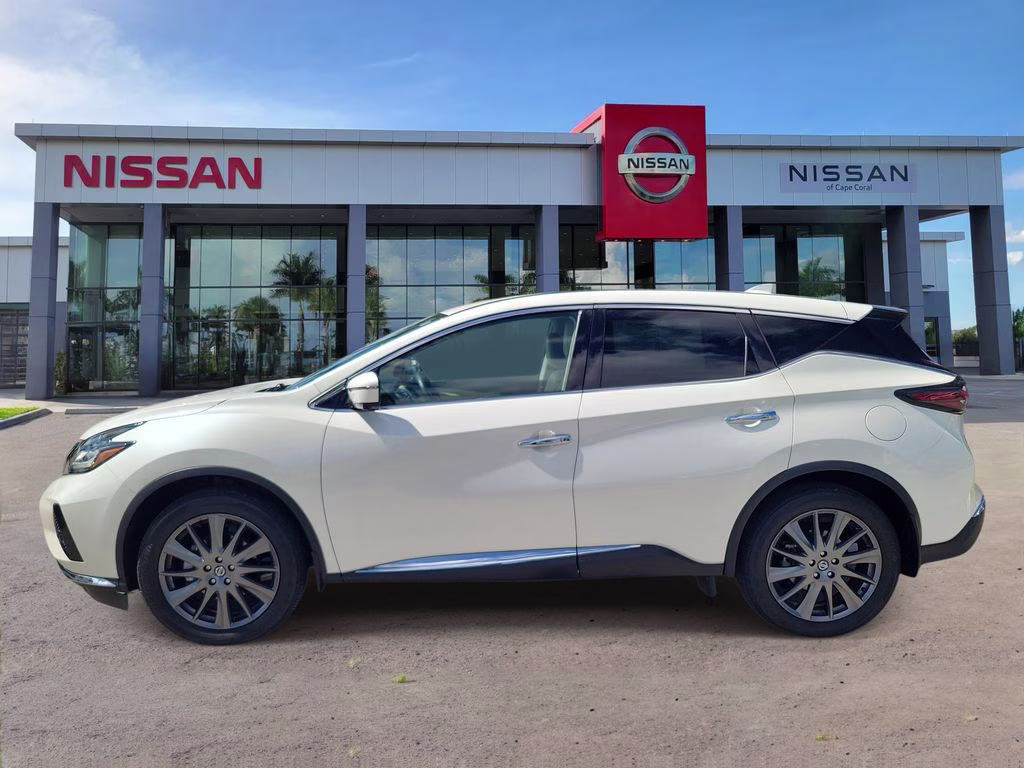 2021 Pearl White Tricoat Nissan Murano SV FWD SUV