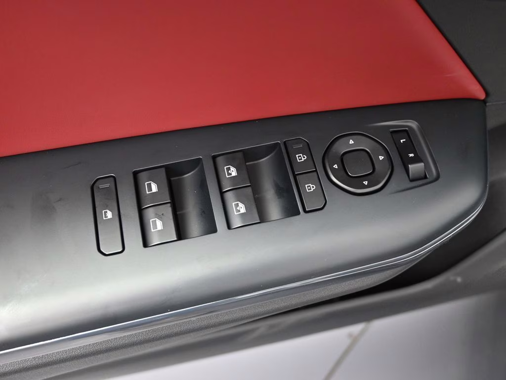 2026 Snow White Pearl Kia K4 GT-Line Turbo FWD Sedan