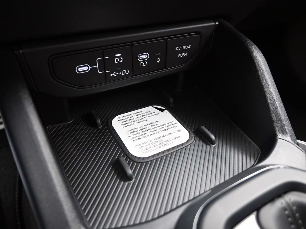 2026 Snow White Pearl Kia K4 GT-Line Turbo FWD Sedan