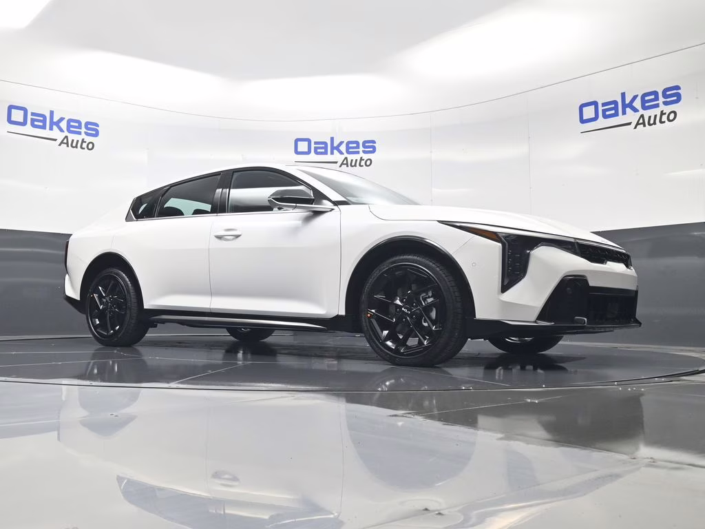 2026 Snow White Pearl Kia K4 GT-Line Turbo FWD Sedan