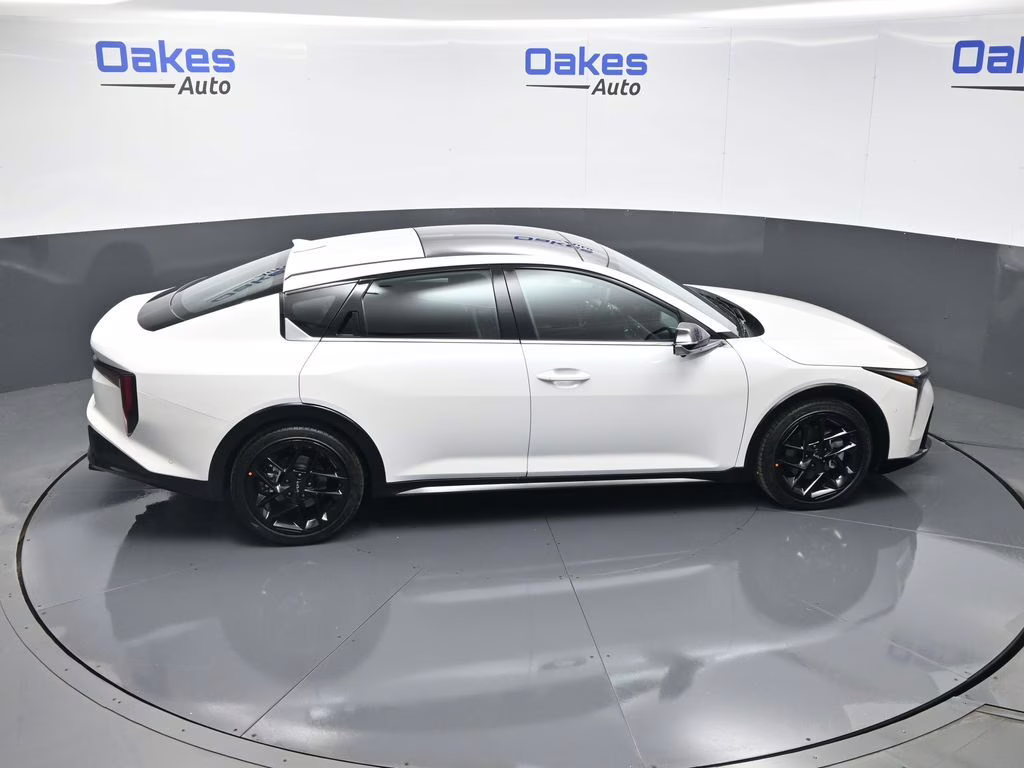 2026 Snow White Pearl Kia K4 GT-Line Turbo FWD Sedan