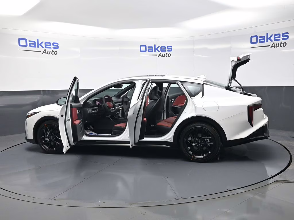 2026 Snow White Pearl Kia K4 GT-Line Turbo FWD Sedan