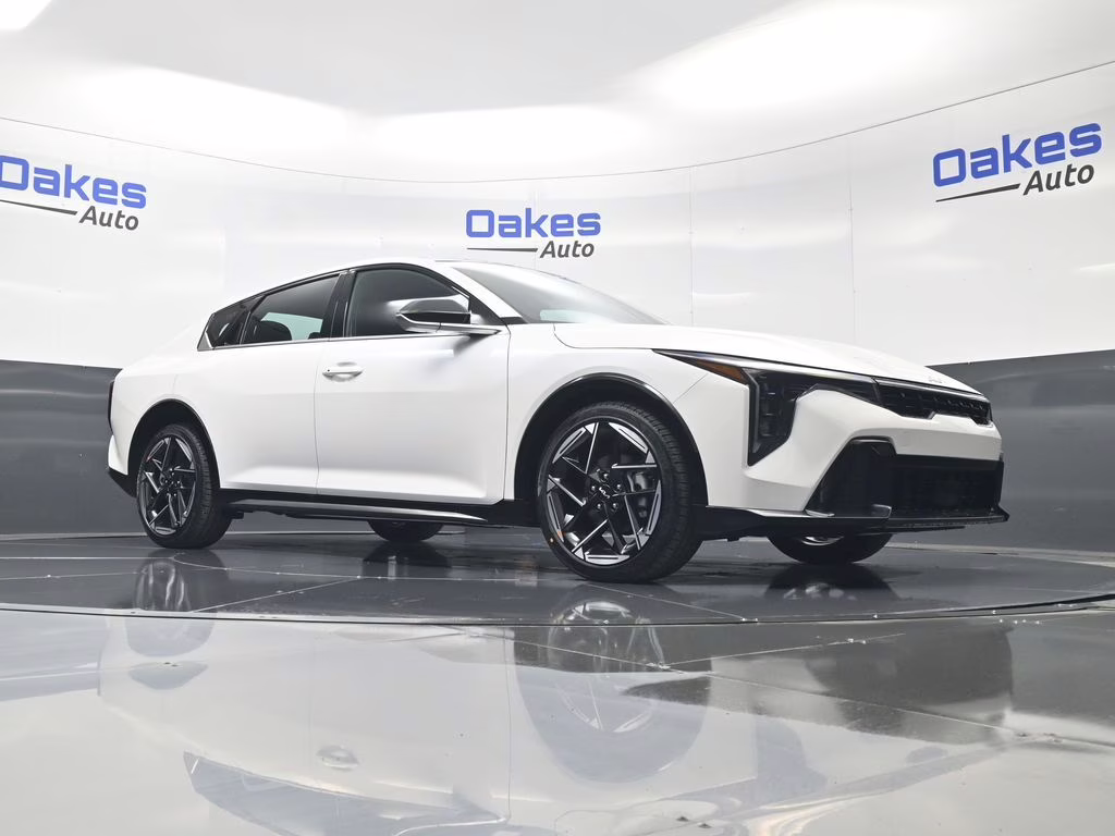 2026 Snow White Pearl Kia K4 GT-Line FWD Sedan