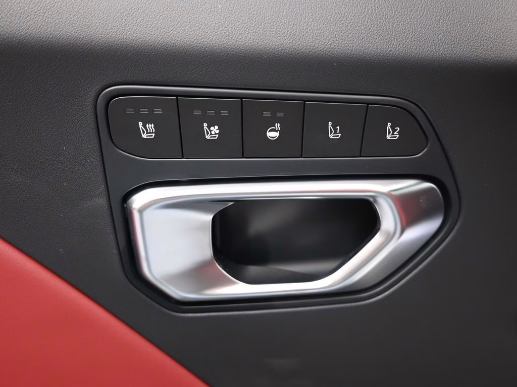 2026 Snow White Pearl Kia K4 GT-Line Turbo FWD Sedan