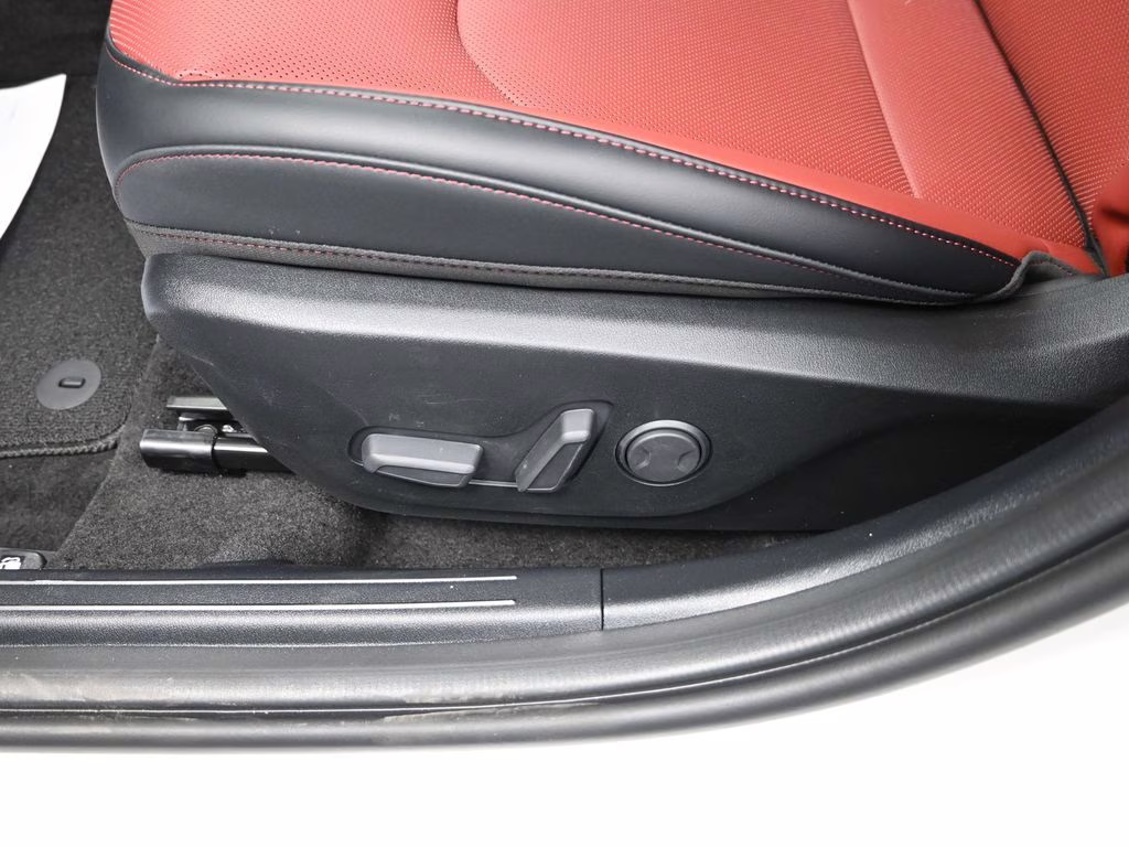 2026 Snow White Pearl Kia K4 GT-Line Turbo FWD Sedan