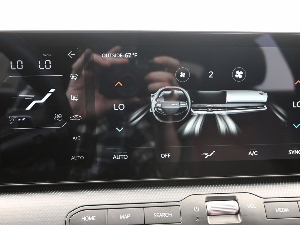 2026 Snow White Pearl Kia K4 GT-Line Turbo FWD Sedan