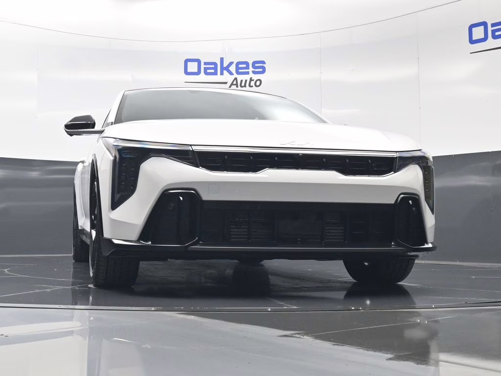 2026 Snow White Pearl Kia K4 GT-Line Turbo FWD Sedan